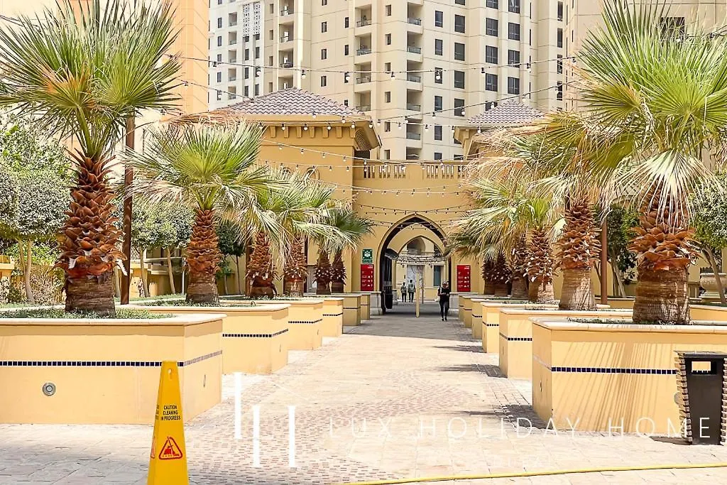 Lux The Premium Dubai Eye View Suite