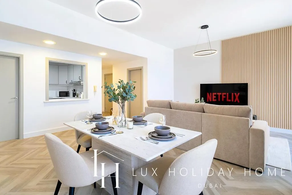 Lux The Premium Dubai Eye View Suite Apartment