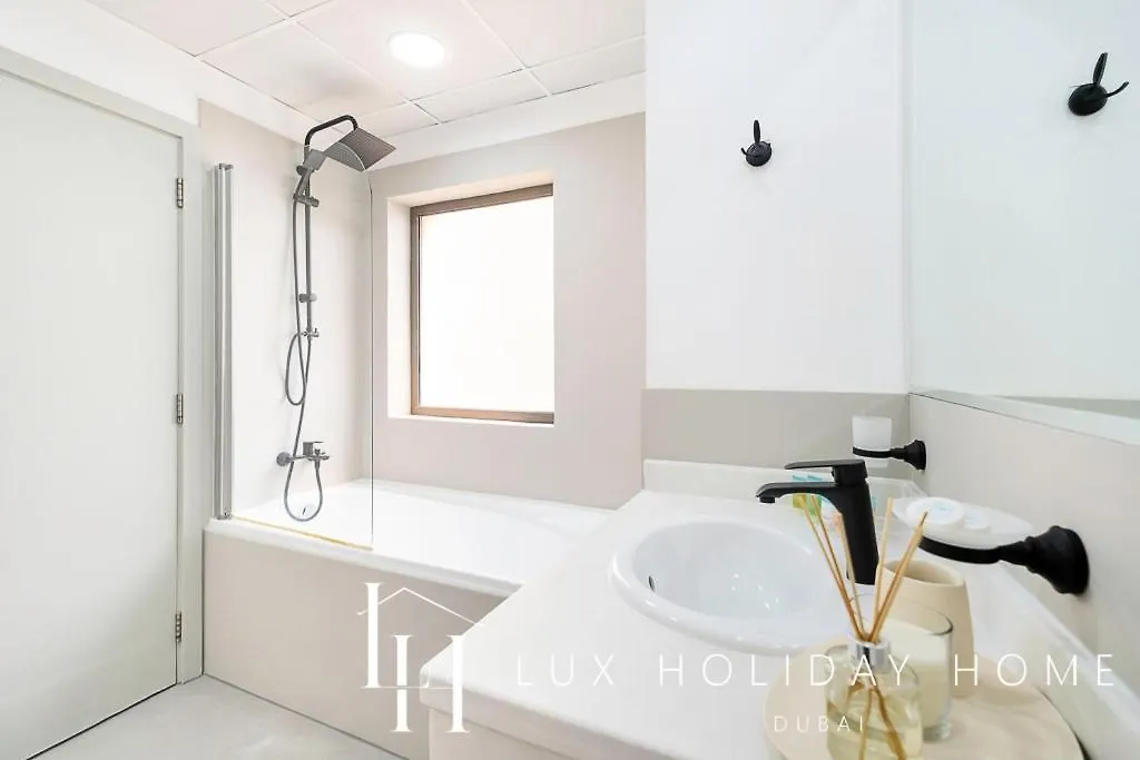 Lux The Premium Dubai Eye View Suite Апартаменты