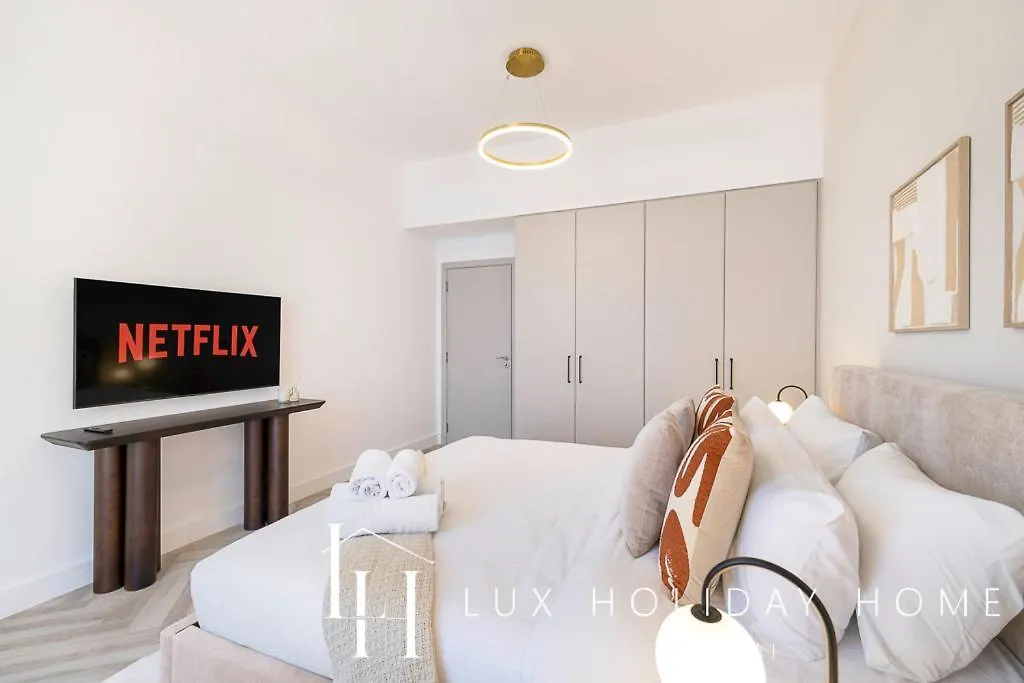 Lux The Premium Dubai Eye View Suite Апартаменты