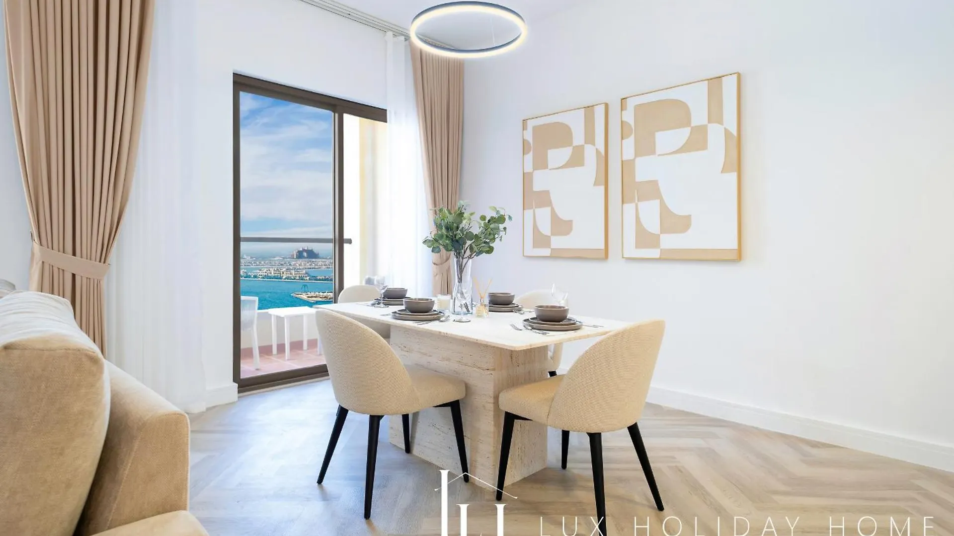 Апартаменты Lux The Premium Dubai Eye View Suite